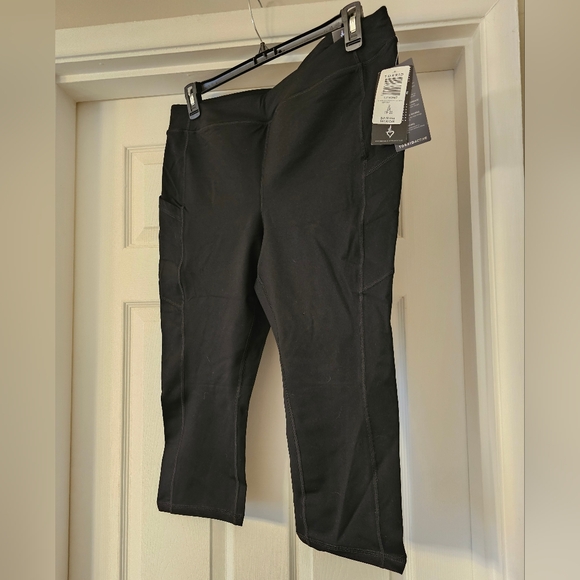 💥NEW! Torrid Bombshell Capri Leggings - Picture 9 of 9